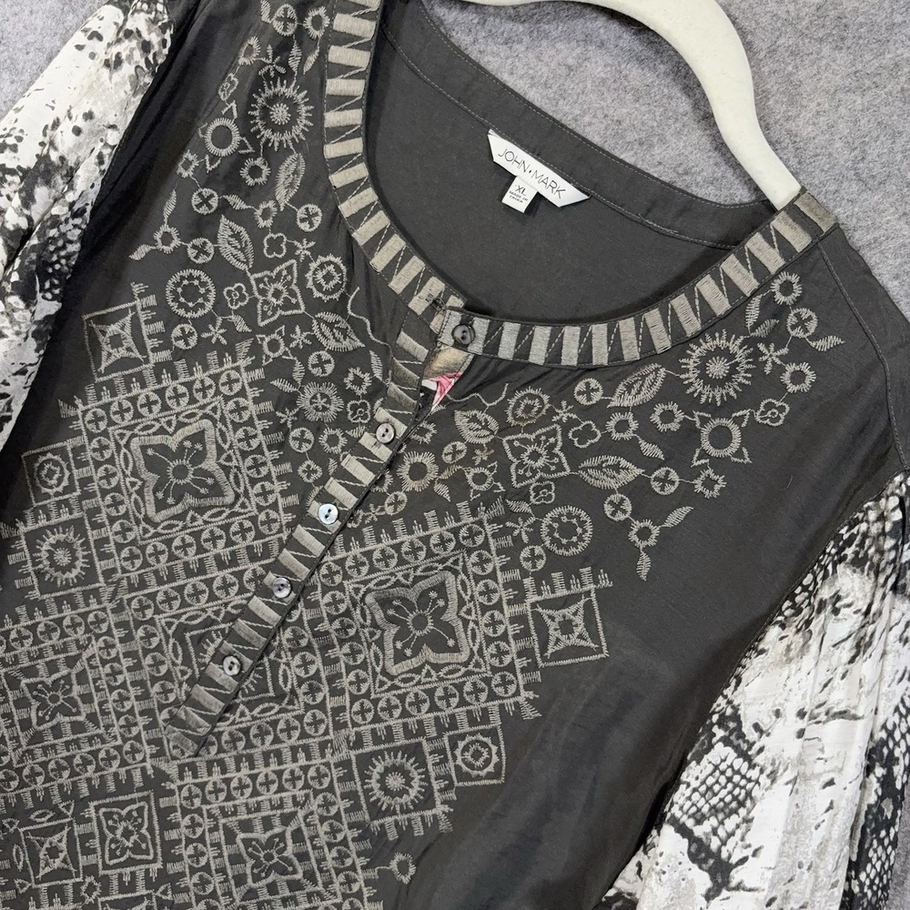 John Mark Tunic Blouse Women Sz XL Gray Embroidered Floral Roll Tab Boho